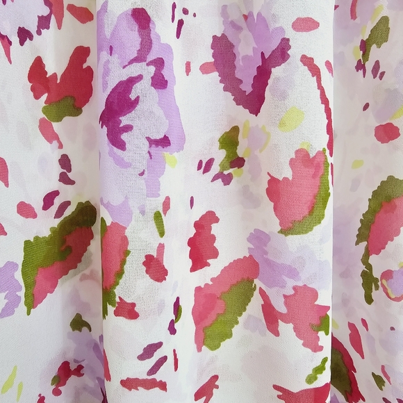 Women Within, Feminine Floral Fluttery Blouse, Easy Care, Size 1X - Picture 12 of 15